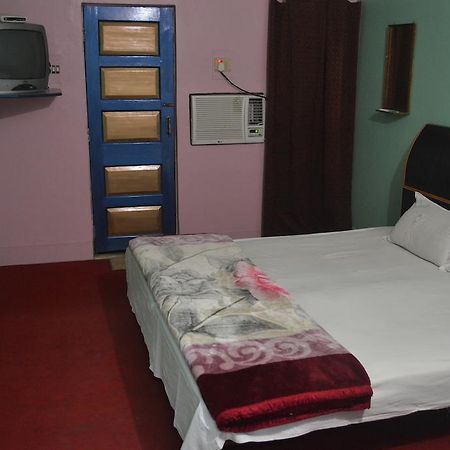 Hotel Sandeep Varanasi Exterior photo