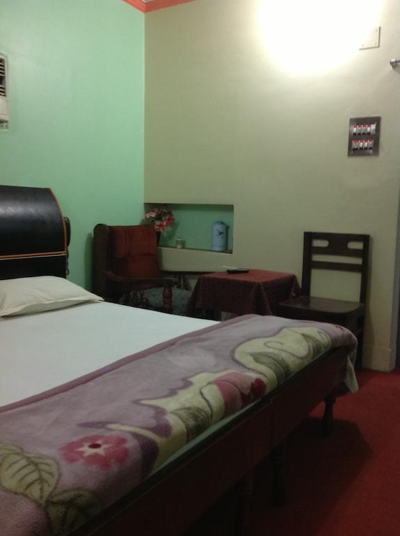 Hotel Sandeep Varanasi Exterior photo